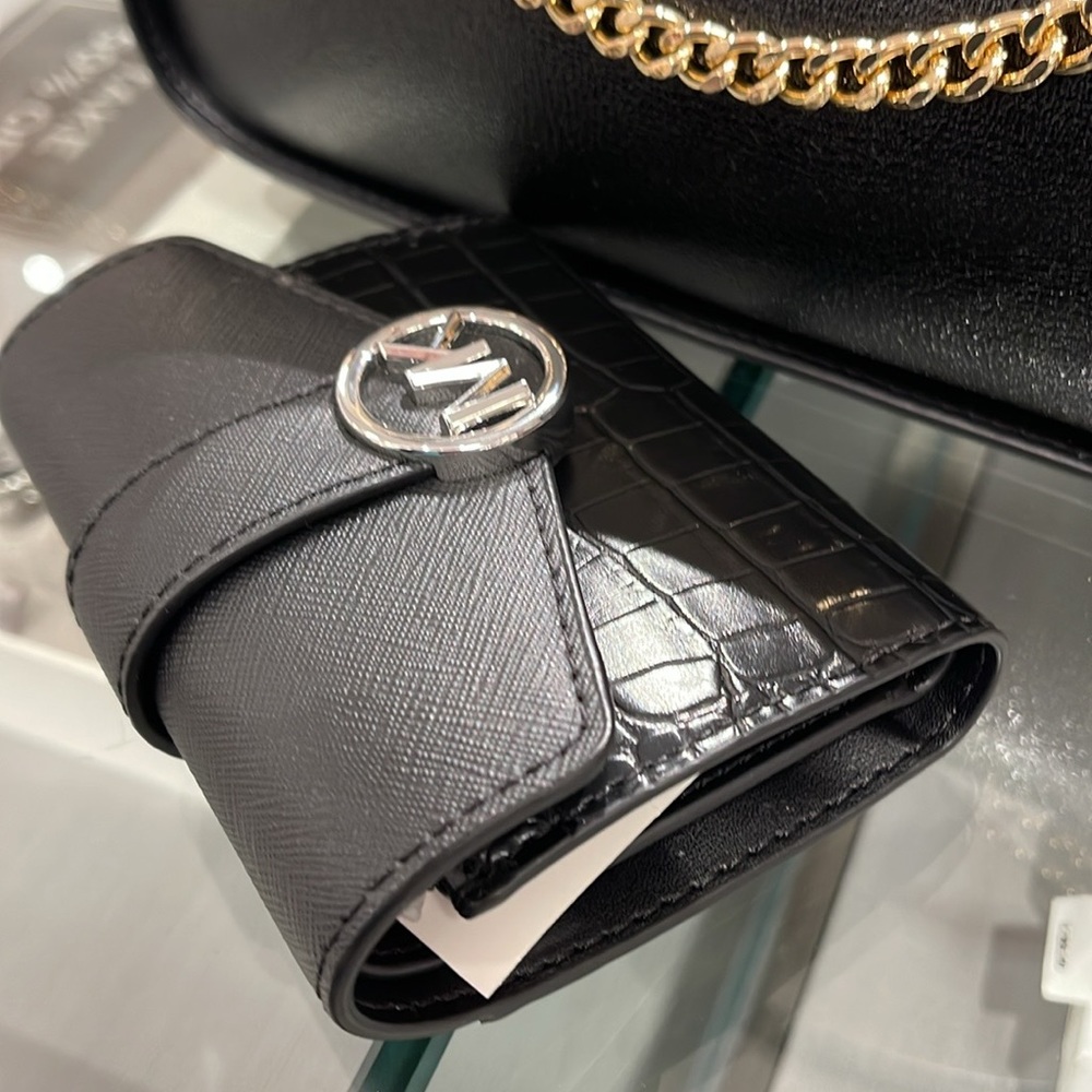 MICHAEL KORS CARMEN MEDIUM LOGO AND FAUX LEATHER WALLET BLACK 
NWT - Picture 3 of 16